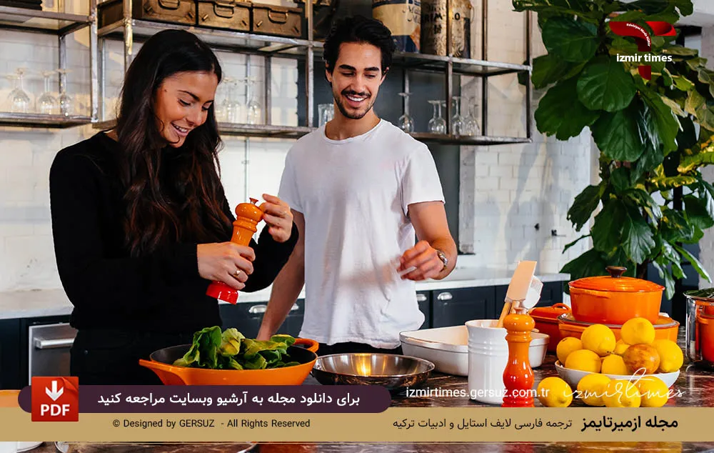 رن و مرد در حال درست کردن سالاد